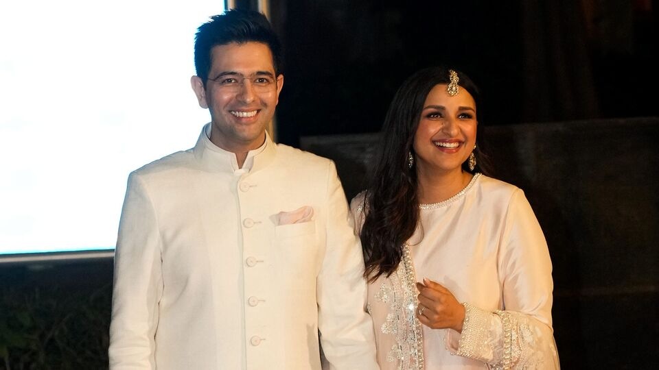 Parineeti Raghav Engagement: பரினீதி-ராகவ் நிச்சயதார்த்த போட்டோஸ்