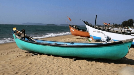 सूर्याने भिजलेले समुद्रकिनारे, मनमोहक मंदिरे आणि व्यावहारिकदृष्ट्या अनोळखी भव्य किल्ले कारवारचे वैशिष्ट्य आहेत. समुद्रकिनार्यावर आराम करताना काही आश्चर्यकारक पदार्थ वापरून पहा. सूर्याने भिजलेले समुद्रकिनारे, मनमोहक मंदिरे आणि व्यावहारिकदृष्ट्या अनोळखी भव्य किल्ले कारवारचे वैशिष्ट्य आहेत. समुद्रकिनार्यावर आराम करताना काही आश्चर्यकारक पदार्थ वापरून पहा.