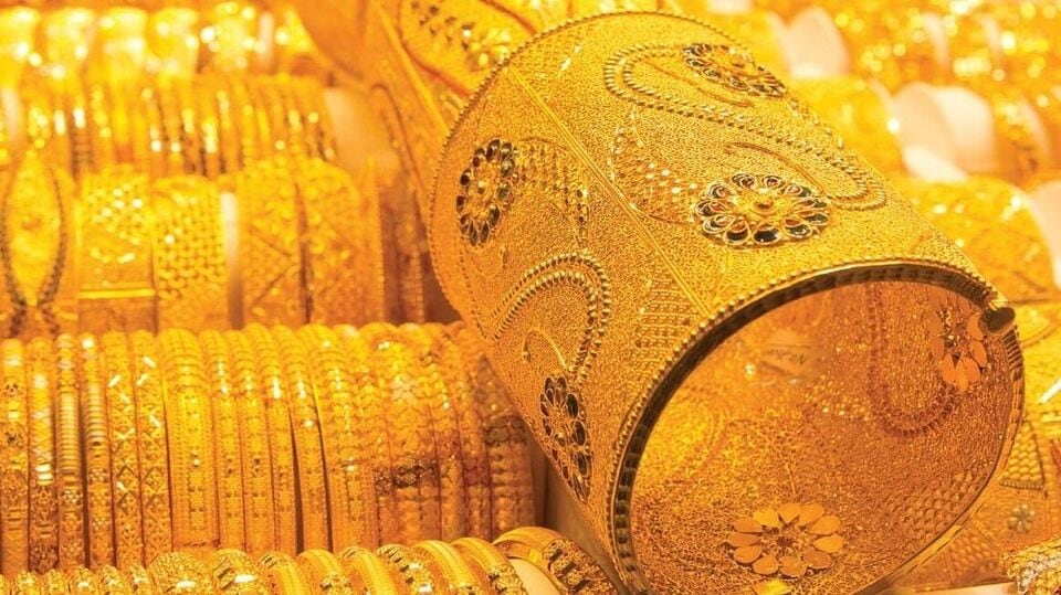 Today Gold Rate : கொஞ்சம் நிம்மதி.. இன்றும் குறைந்த தங்கம் விலை.. இதோ பாருங்க விலை நிலவரம்!