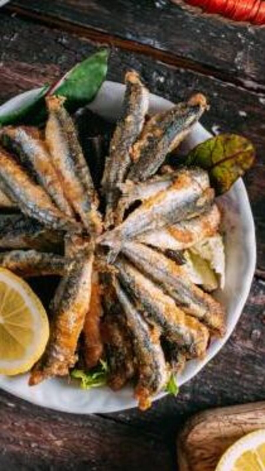 புரதச்சத்து அதிகம் கொண்ட சில மீன் வகைகளை பற்றி இங்கே பார்க்கலாம்