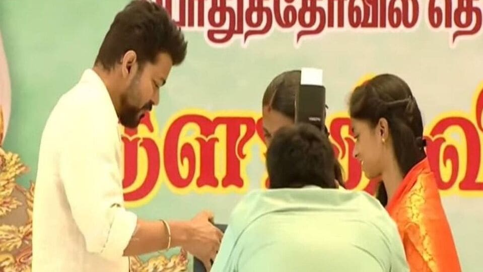 Actor Vijay: 600க்கு 600 மார்க் எடுத்த மாணவிக்கு நடிகர் விஜய் கொடுத்த சர்ப்ரைஸ்!