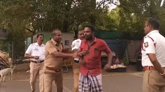 Dindigul: A video of a drunken man arguing with traffic police in dindigul is now going viral on social media