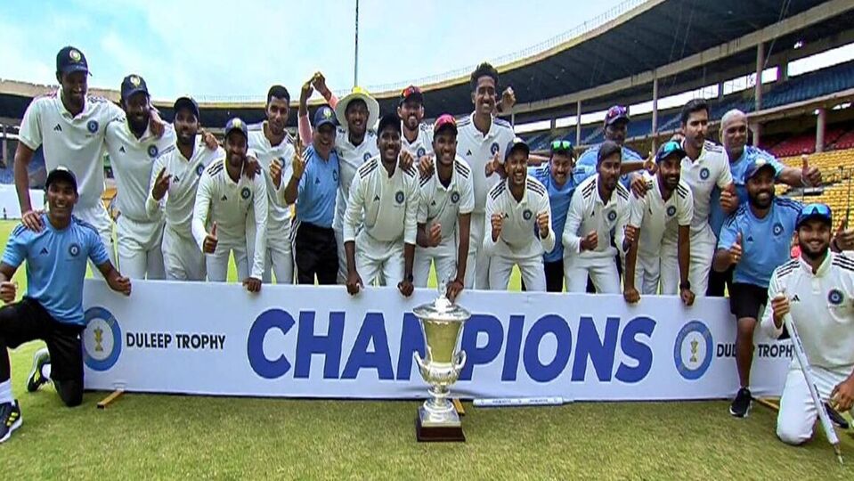 Duleep Trophy 2023: புஜாரா, சூர்யகுமார் சொதப்பல்.. சாம்பியன் பட்டம் ...