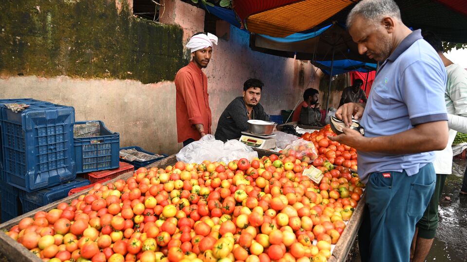 RBI Bulletin on Tomato Price Hike: தக்காளி விலை உயர்வு குறித்து பேசிய RBI