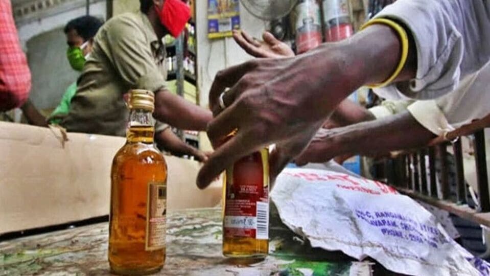 Tasmac: கூடுதல் விலைக்கு மது விற்றால் சஸ்பெண்ட்.. டாஸ்மாக் நிர்வாகம் கடும் எச்சரிக்கை!