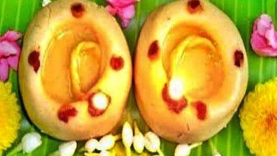 Aadi Maavilakku Worship:  குலதெயவத்தின் அருள்,  தொழில் வளர்ச்சி பெற உதவும் ஆடி வெள்ளி மாவிளக்கு வழிபாடு