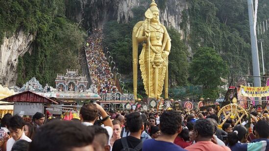 உலகத்தில் இருக்கும் அனைத்து முருகன் கோயில்களிலும் இந்த ஆடிக்கிருத்திகை தனமானது மிகவும் விசேஷமாக கொண்டாடப்படும் குறிப்பாக இலங்கை, திருச்செந்தூர், சிங்கப்பூர், திருத்தணி உள்ளிட்ட இடங்களில் மிகவும் விசேஷமாக கொண்டாடப்படும்.