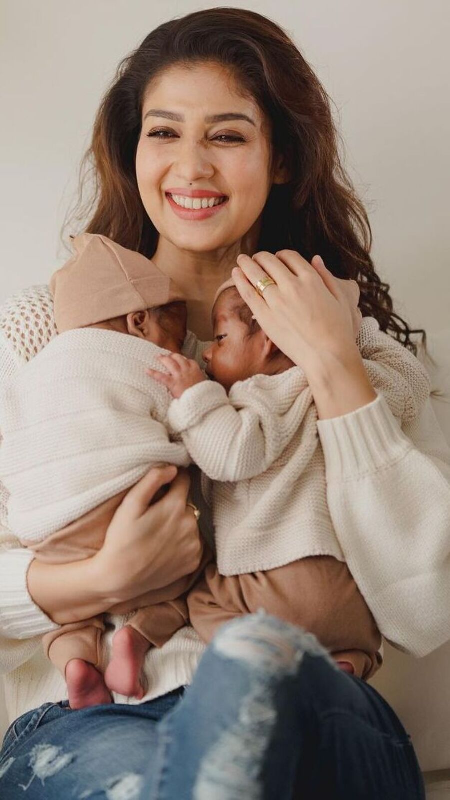 Surrogacy Babies : வாடகை தாய் மூலம் குழந்தை பெற்றெடுத்த பிரபலங்கள் ஒரு பார்வை!