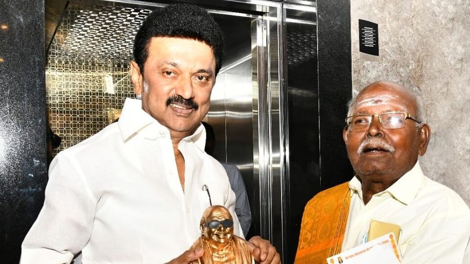 M.K.Stalin: மாநகாராட்சி பள்ளிக்கு நிதி வழங்கிய வியாபாரியை நேரில் பாராட்டிய முதல்வர்