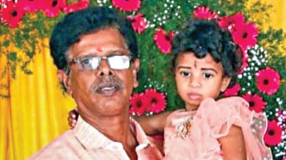 Chennai Crime : ஆசை ஆசையாக வளர்த்த மகள்.. மேக்கப் போட்டு விட்டு கழுத்தை நெரித்து கொன்ற தந்தை.. காரணம் என்ன?