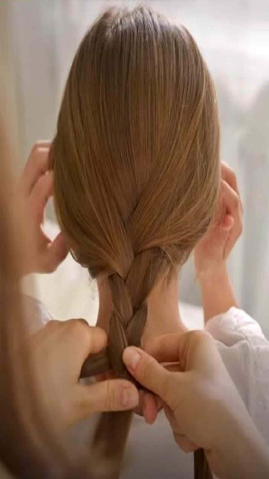 முடி வளர்ச்சிக்கு இந்த உணவுகள் எண்ணெய்களை  மறந்துடாதீங்க!