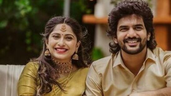 பிரேக் அப் ஆனால் சாதரண மனிதனுக்கு எப்படி வலிக்குமோ, அதே போலதான் எனக்கும். அந்த சமயத்தில் நாம் ஒரு விதமான மனநிலையை கடப்போம். இங்கு யாருமே, யாருக்கும் அட்வைஸ் செய்ய முடியாது. காரணம், நான் பார்த்த விஷயத்தை அவர்கள், அவர்களது வாழ்க்கையில் பார்த்து இருக்க மாட்டார்கள்.&nbsp;&nbsp;