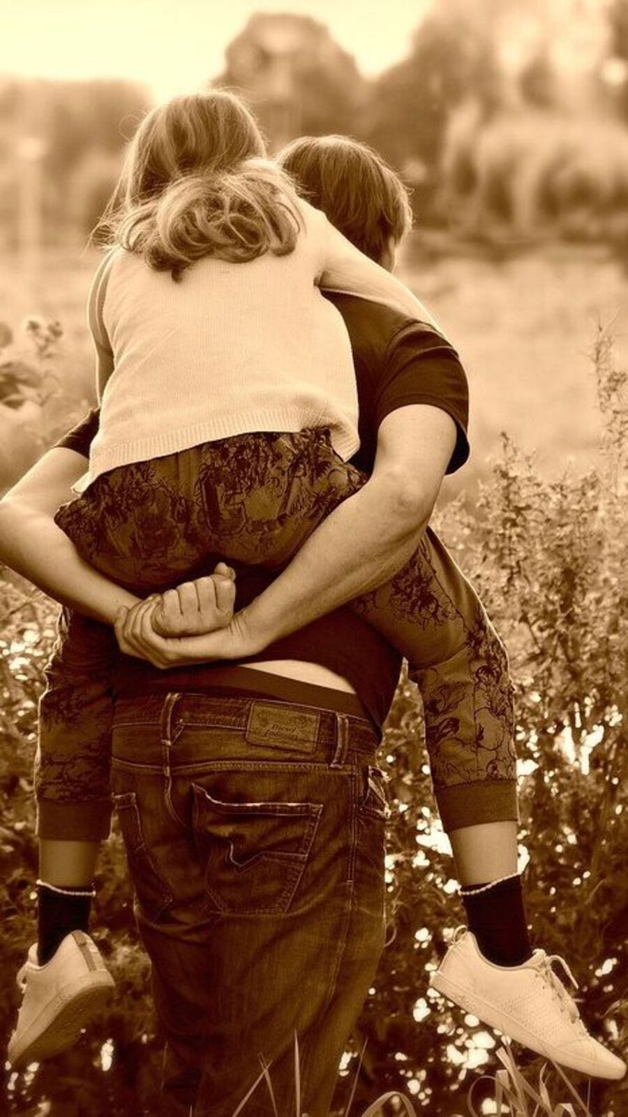 Parenting Tips : கண்காணிப்பு, கடுமை, சுதந்திரம் குழந்தைகளை வளர்ப்பது எது? எந்த வகை பெற்றோராக நீங்கள் இருந்தால் நல்லது?