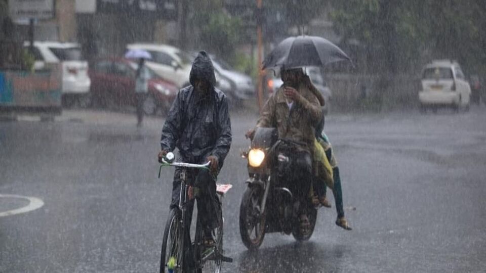 Rain warning: ’குடையை எடுத்துக்கோங்க! அடுத்த 3 மணி நேரத்தில் 13 மாவட்டங்களில் மழை!’ இதோ விவரம்!