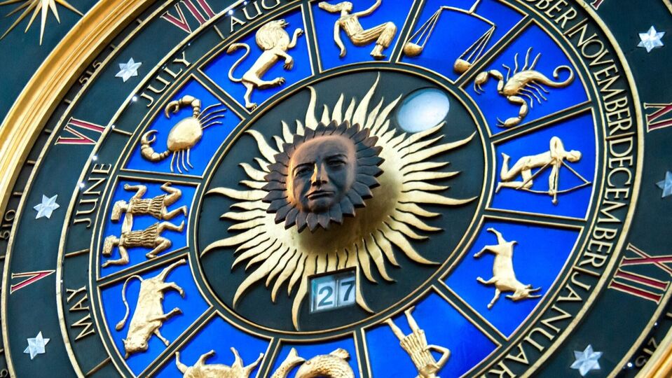 Money Luck சனி, சுக்கிரன் இணைவதால் பண மழை எந்த ராசிகளுக்கு தெரியுமா