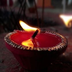 <p>இதனால் பல ராசிக்காரர்களுக்கு தீபாவளி நாள் மிகவும் மங்களகரமானதாகவும் பலன் தருவதாகவும் அமையப் போகிறது. இந்த தீபாவளிக்கு எந்த ராசிக்காரர்களுக்கு லக்ஷ்மி தேவியின் அருள் கிடைக்கப் போகிறது என்று பார்ப்போம்.</p>