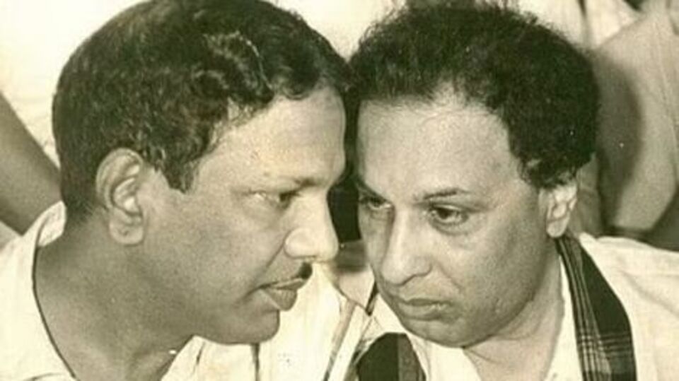 எம்ஜிஆர் கொடுத்த முத்தம்.. வேண்டாம் என சொன்ன வாலி.. கலைஞர் தான் காரணம்.. என்ன நடந்தது?