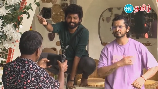 பிக்பாஸில் சிலை மாதிரியான டாஸ்கில் சரவண விக்ரம் ஒரு ஸ்டேஜ் மீது ஏறி குரங்குபோல் போஸ் கொடுக்கிறார். அப்போது அருகில் வரும் பிராவோ இவர் யார் என கேட்கிறார், இவர் தான் ஸ்பைடர் மேன், சக்திமானுக்கெல்லாம் முன்னோடி என அறிமுகப்படுத்துகிறார், கானா பாலா. அப்போது அங்கு இருக்கும் நபர்களுக்கு சிரிப்பினை அடக்கமுடியவில்லை. பின் பிராவோ, அந்த சிலைபோன்ற மனிதரின் அருகில் சென்று படம் எடுத்துக்கொள்கிறார்.&nbsp;