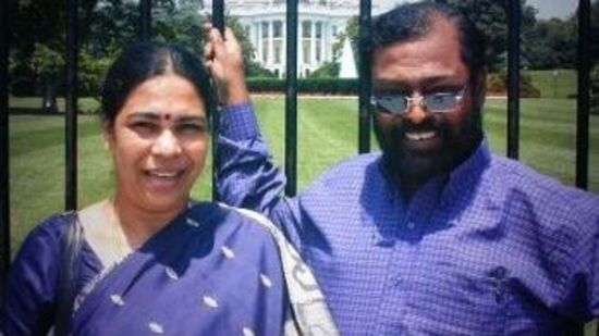 இது குறித்து பிஹைண்ட்வுட்ஸ் சேனலுக்கு பேட்டியளித்த மணிவண்ணன் சகோதரி, “மணிவண்ணன் அண்ணா இறப்பதற்கு இரண்டு வாரங்களுக்கு முன் சேரிலிருந்து கீழே விழுந்துவிட்டார். அப்படி விழுந்ததில் ஏதாவது பிரச்சினைகள் ஏற்பட்டிருக்குமா என்று நாங்கள் மருத்துவமனைக்கு சென்று, பல்வேறு சோதனைகளை எடுத்துப் பார்த்தோம். ஆனால் அதில் எல்லாமே நார்மலாக &nbsp;இருப்பதாகதான் வந்தது.&nbsp;&nbsp;.&nbsp;