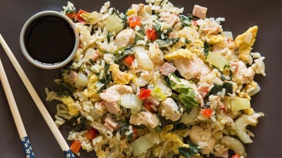 Singapore Fried Rice : சிங்கப்பூர்ஃப்ரைட் ரைஸ்! இனி வீட்டிலேயே செய்து அசத்தலாம்!