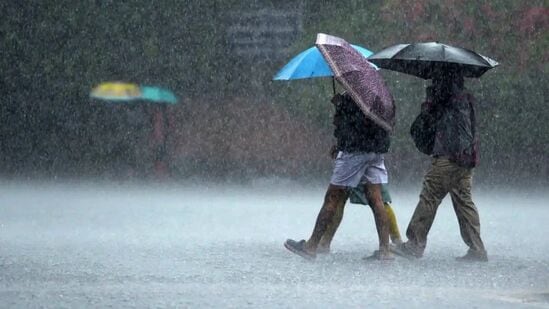 ”Rain Alert:அந்தமான் கடற்பகுதியில் நிலவி வரும் குறைந்த காற்றழுத்த தாழ்வு பகுதி மேற்கு வடமேற்கு திசையில் நகர்ந்து அடுத்த 24 மணி நேரத்தில் காற்றழுத்த தாழ்வு மண்டலமாக வலுப்பெறுகிறது”