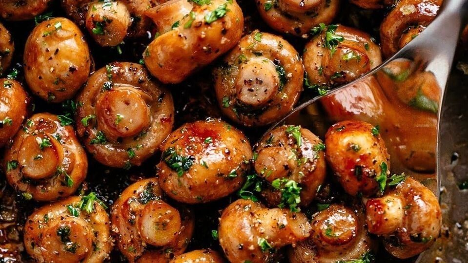 Butter Garlic Mushroom பட்டர் கார்லிக் மஷ்ரூம் ஃப்ரை! மழைக்கு ஏற்ற