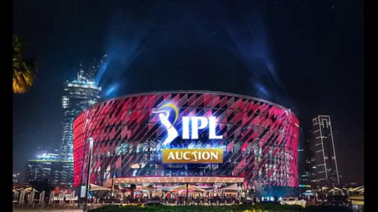 <p>IPL 2024 ஏலம் டிசம்பர் 19 அன்று துபாயில் நடைபெறும். ஏலம் உள்ளூர் நேரப்படி காலை 11:30 மணிக்கும், இந்திய நேரப்படி மதியம் 1:00 மணிக்கும் தொடங்கும். இது 17வது ஐபிஎல் ஏலமாகும், கடைசியாக 2022 டிசம்பரில் நடைபெற்றது.</p>