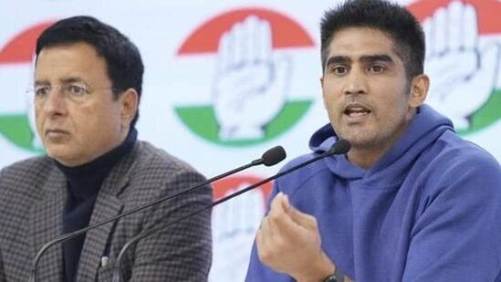 Olympic Medalist Boxer Vijender Singh addressed the media with Congress leader Randeep Singh Surjewala in New Delhi on Friday (Twitter Photo)