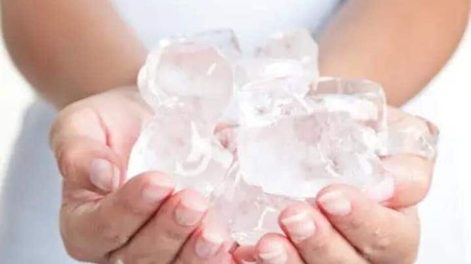 Ice Water Facials: உங்கள் பட்டு போன்ற மேனியை பராமரிக்க ஐஸ்கட்டி ஒன்னு போதுமே!