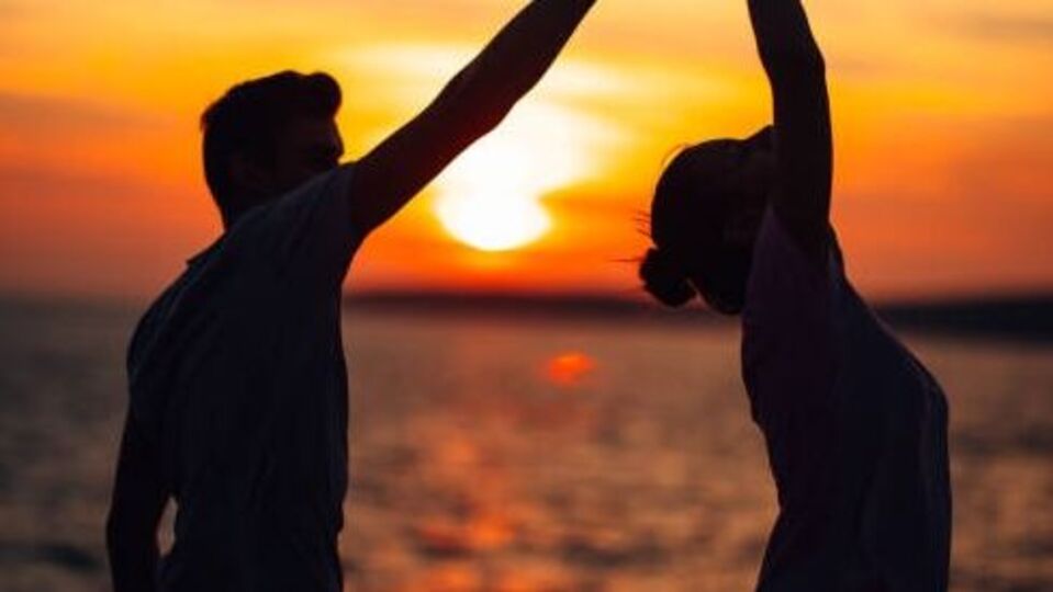 இன்று உங்கள் திருமண வாழ்க்கையில் டென்ஷன் இருக்கும்.. கவனமா இருங்க.. இன்றைய காதல் ராசிபலன்!