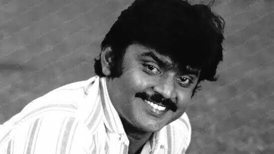 தமிழக வரலாற்றில் டிசம்பர் மாதத்தில் திரைத்துறையில் ஆளுமை செலுத்திய எம்ஜிஆர், ஜெயலலிதா, சோ, உள்ளிட்டோர் இதே டிசம்பர் மாதத்தில் காலமாகி உள்ளனர். இந்நிலையில் இன்று விஜயகாந்த் உடல் நலக்குறைவால் இயற்கை எய்தினார்.&nbsp;