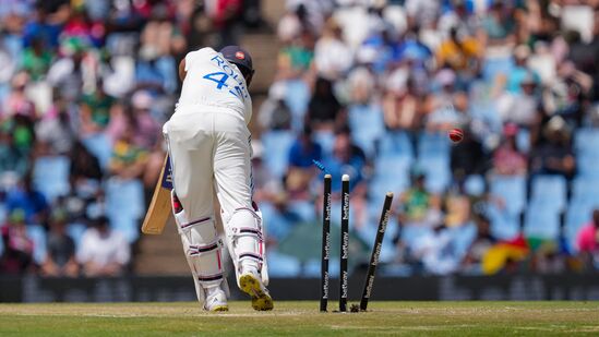 க்ளீன் போல்டு ஆன இந்திய கேப்டன் ரோகித் சர்மா (PTI Photo/Atul Yadav)(PTI12_28_2023_000218A)