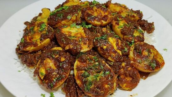 Egg Pepper Fry : முட்டை மிளகு வறுவல் – சாதம், டிஃபன் இரண்டுக்கும் நல்ல சைட் டிஷ்!