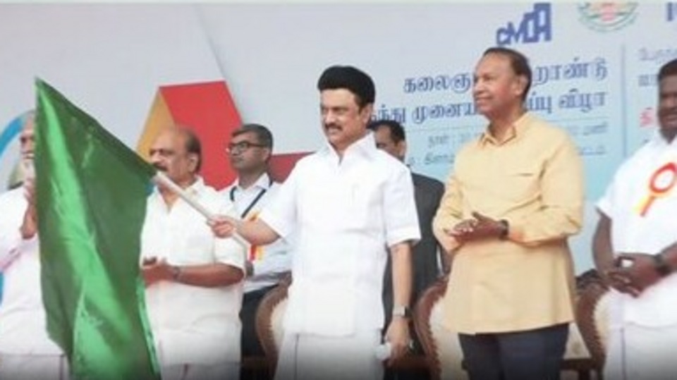 CM Stalin : கிளாம்பாக்கம் கலைஞர் நூற்றாண்டு பேருந்து முனையத்தை திறந்து வைத்தார் முதலமைச்சர் மு.க.ஸ்டாலின்!
