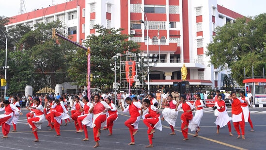 சென்னை எழிலகம் முன் ஒத்திகையில் ஈடுபட்டோர்