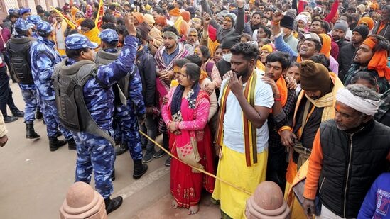 அயோத்தி ராமர் கோயிலுக்கு வந்த பக்தர்கள் (PTI Photo/Kamal Kishore)