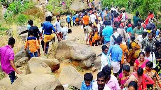 Sathuragiri Temple: இரண்டு மாதங்களுக்குப் பிறகு பக்தர்கள் சதுரகிரி மலையேறி சாமி தரிசனம் செய்ய வனத்துறை தற்போது அனுமதி வழங்கியுள்ளது.