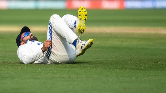 டாஸ் வென்ற இங்கிலாந்து பேட்டிங்கை தேர்வு செய்தது (Photo by Noah SEELAM / AFP)&nbsp;