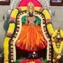 <p>மேல் மருவத்தூர் ஆதிசக்தி பீடம் சித்தர் பீடம் அல்லது சித்தர பீடம் என்றும் அழைக்கப்படுகிறது. இக்கோயில் சுமார் 2 ஆயிரம் ஆண்டுகள் வரலாறு கொண்டது. இந்த கோவில் பெங்களூரில் இருந்து 304 கி.மீ தொலைவில் உள்ளது. ஆதிபராசக்திக்கு மாலை அணிவித்து, தேவி சன்னிதானத்தை தரிசித்தால், குடும்பத்தில் உள்ள அனைத்து பிரச்னைகளும் தீரும் என்பது நம்பிக்கை. இந்த கோவிலின் வரலாறு மற்றும் இங்குள்ள அற்புதங்கள் பற்றி தெரிந்து கொள்ளுங்கள்.</p>