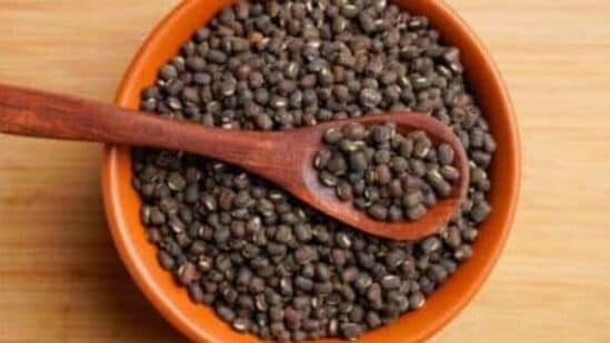 Benefits of Urad dal : தினம் ஒரு தானியம்! எலும்புகளை இரும்பாக்க; சிறுநீரகத்தை பாதுகாக்க உதவும் உளுந்தின் நன்மைகள்!