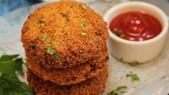 Oats Cutlet : ஓட்ஸ் கட்லெட்! குழந்தைகள் விரும்பும் ஈவ்னிங் ஸ்னாக்! ஆரோக்கியமும் நிறைந்தது! 