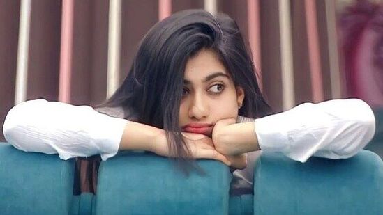 ஐஷுவின் தந்தை சமீபத்தில், India Glitz Tamil யூடியூப் சேனலில் மகள் தொடர்பாக பேட்டி அளித்து இருந்தார். அதில், “ பிக் பாஸ் பற்றி எந்த ஒரு முன் ஏற்பாடும் இல்லாமல் தான் இருந்தது. செப்டம்பர் 10 ஆம் தேதி தான் தெரியும். ஐஷுக்கும் அப்போது தான் தெரியும். ஐஷுவை அந்த நிகழ்ச்சியில் கலந்து கொள்ள வேண்டாம் என தொடர்ந்து அறிவுறுத்தி வந்தேன். 20 முறை சென்னை வந்தேன். நிகழ்ச்சி தொடர்பாக எவ்வளவு என்னால் சொல்ல முடியுமோ சொன்னேன்.