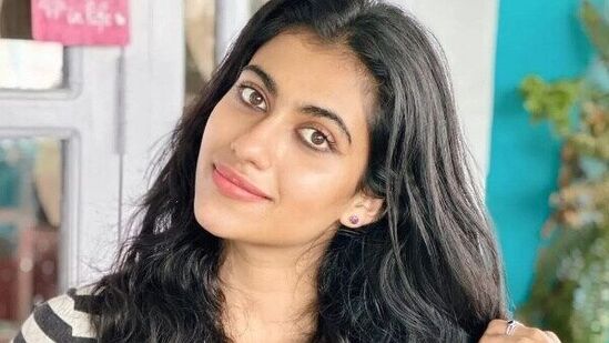 ஐஷு, பிக் பாஸ் நிகழ்ச்சியில் கலந்து கொள்ளாமல் இருப்பதற்கு என்னவெல்லாம் செய்ய முடியுமோ அந்த அளவுக்கு செய்தேன். இந்த இடம் வேண்டாம் என எவ்வளவோ சொன்னேன். ஒரு கட்டத்தில் ஐஷு பிடிவாதமாக இருந்த காரணத்தினால் தவிர்க்க முடியாமல் அனுமதி கொடுத்தேன்.