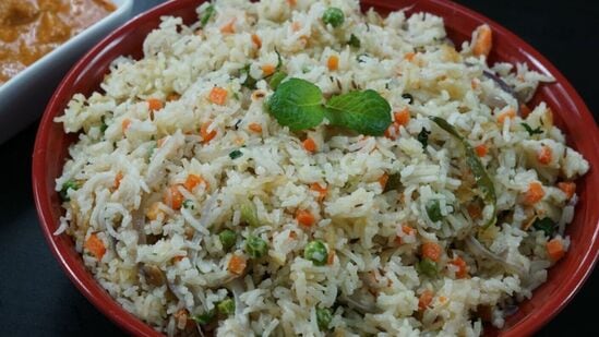 Coconut Milk Rice : பிரியாணி பிரியர்கள் அடிக்கடி செய்து சாப்பிட ஏற்றது தேங்காய்ப்பால் சாதம்!