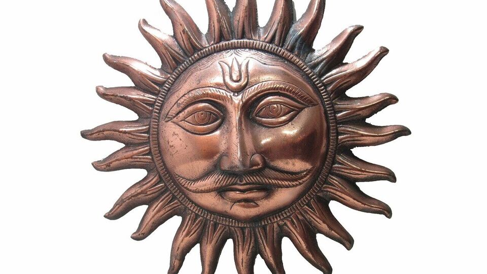 Adityahrudayam: ஆதித்ய ஹிருதயம் பாராயணம் செய்தால் கிடைக்கும் நன்மைகள்!