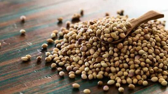 கொத்தமல்லி விதைகளை இரவில் தண்ணீரில் ஊறவைத்து காலையில் வடிகட்டி குடிக்கலாம். இது சிறுநீர் கழிக்கும் போது எரிச்சலைக் குறைக்க உதவுகிறது.