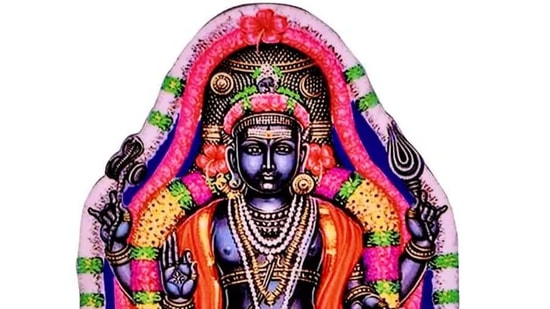 அகண்ட சாம் ராஜ்ய யோகம் உருவாக ஒருவரது ஜாதகத்தில், குரு பகவான் ஒரு கேந்திரம் மற்றும் மறு திரிகோணத்திற்கு அதிபதியாக வர வேண்டும். குரு 10ஆம் வீட்டுக்கு அதிபதியாகவோ அல்லது 5 ஆம் வீட்டுக்கு அதிபதியாக வந்தால்தான் இந்த அகண்ட சாம்ராஜ்ய யோகம் உண்டாகும்.&nbsp;