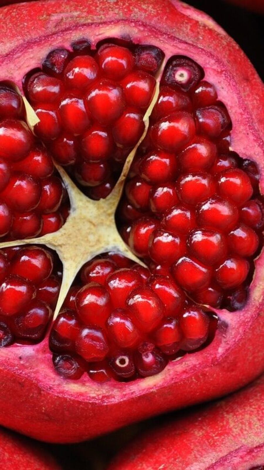 மாதுளை சாப்பிட்டால் ஏற்படும் நன்மைகள் என்னென்ன?