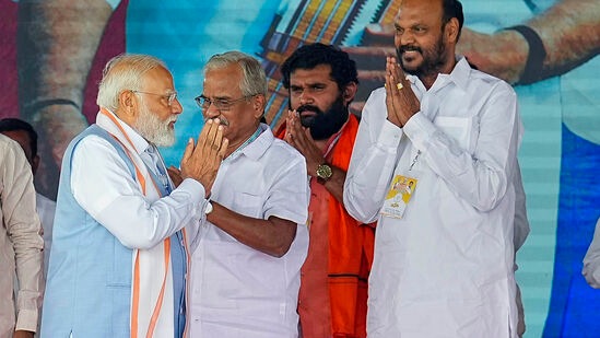 தமிழ்நாட்டுக்கு வந்த போது மரியாதைக்குரிய எம்ஜிஆர் என் நினைவுக்கு வந்தார். நான் இலங்கைக்கு சென்றபோது அவர் பிறந்த ஊரான கண்டிக்கு சென்றுள்ளேன்.&nbsp;