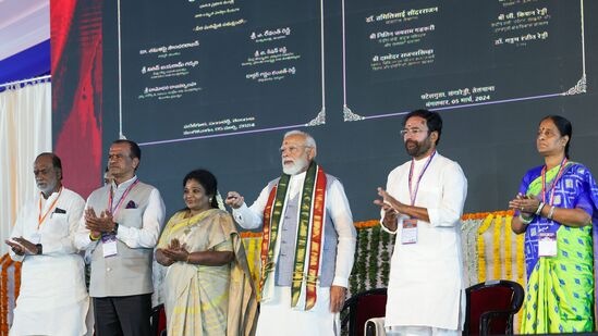 பல்வேறு திட்டங்களை தொடங்கி வைத்த பிரதமர் மோடி